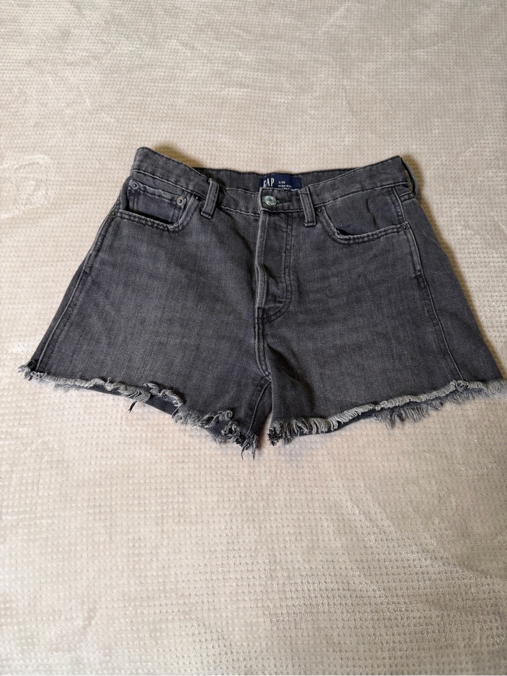 GAP Women's Washed Black Frayed Hem Denim Shorts size 2